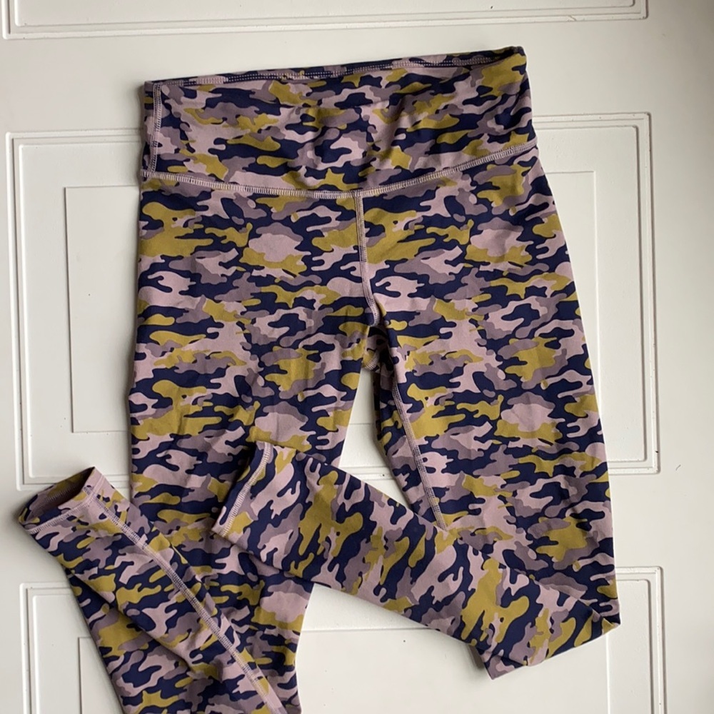 Fabletics Pink/Green Camo Powerhold‎ Ankle Length Leggings Small
